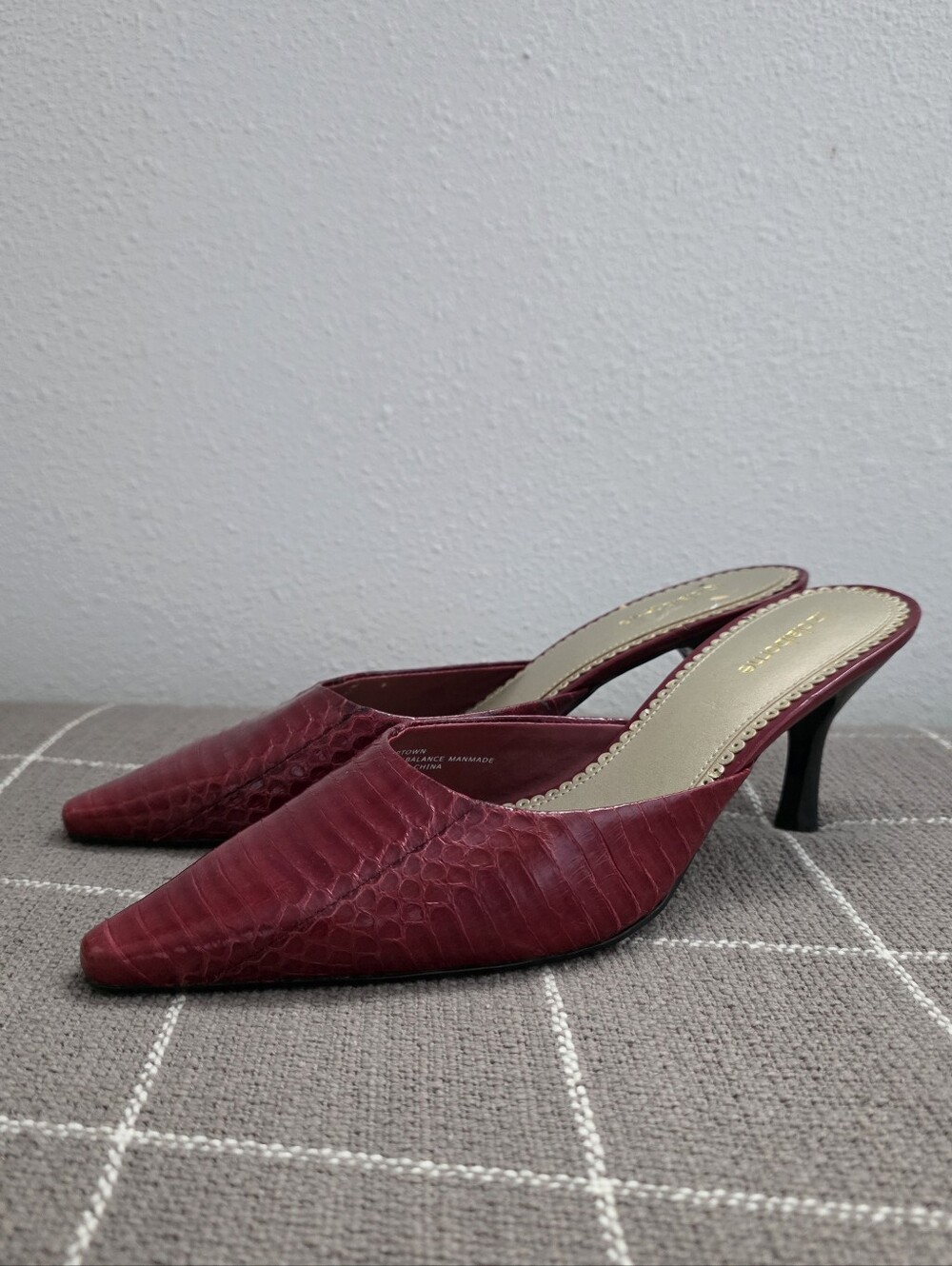 Vtg 90s Liz Claibourne Uptown Leather Mules Kitten Heel